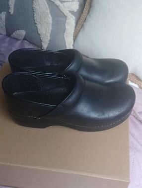 Dansko Women's Professional Clogs Black Matte Leather. Size 40